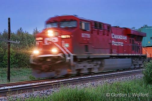 Oncoming Canadian Pacific_10569.jpg - Photographed near Rosedale, Ontario, Canada.